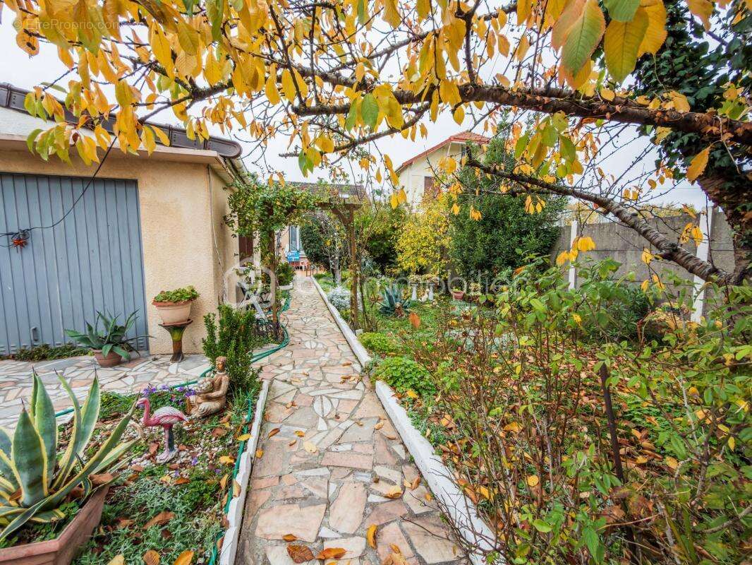 Maison à VILLENEUVE-SAINT-GEORGES