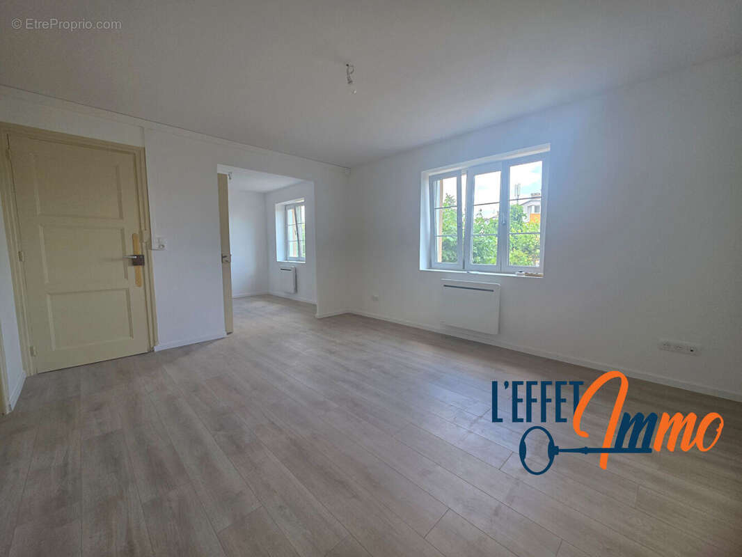 À vendre à Cernay ? Grand F3 entièrement rénové avec garage et cave - photo 4
