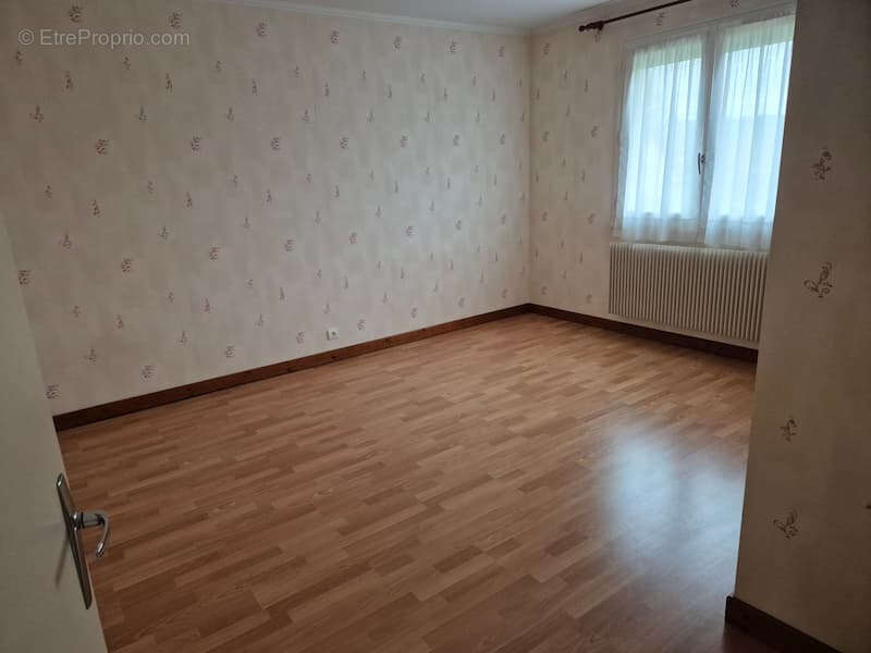 Maison à MONTCHANIN