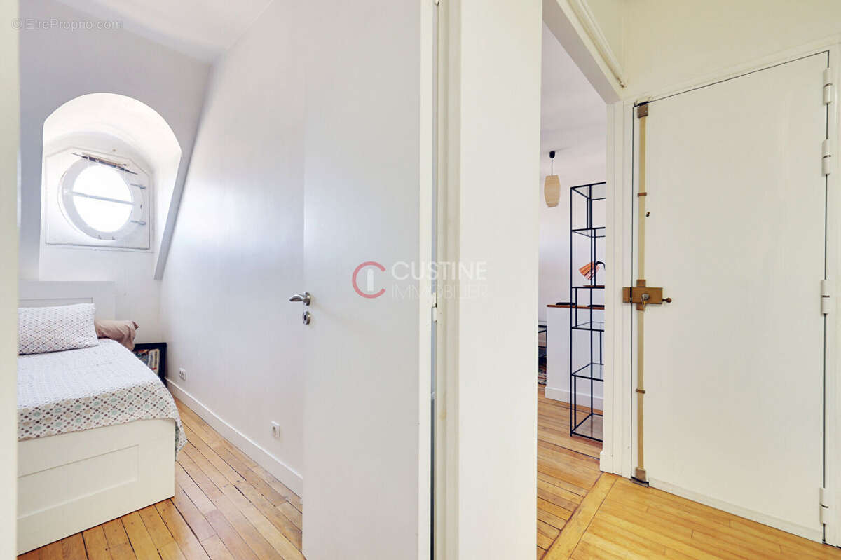 Plaine monceau  -dernier etage - excellent etat - photo 7