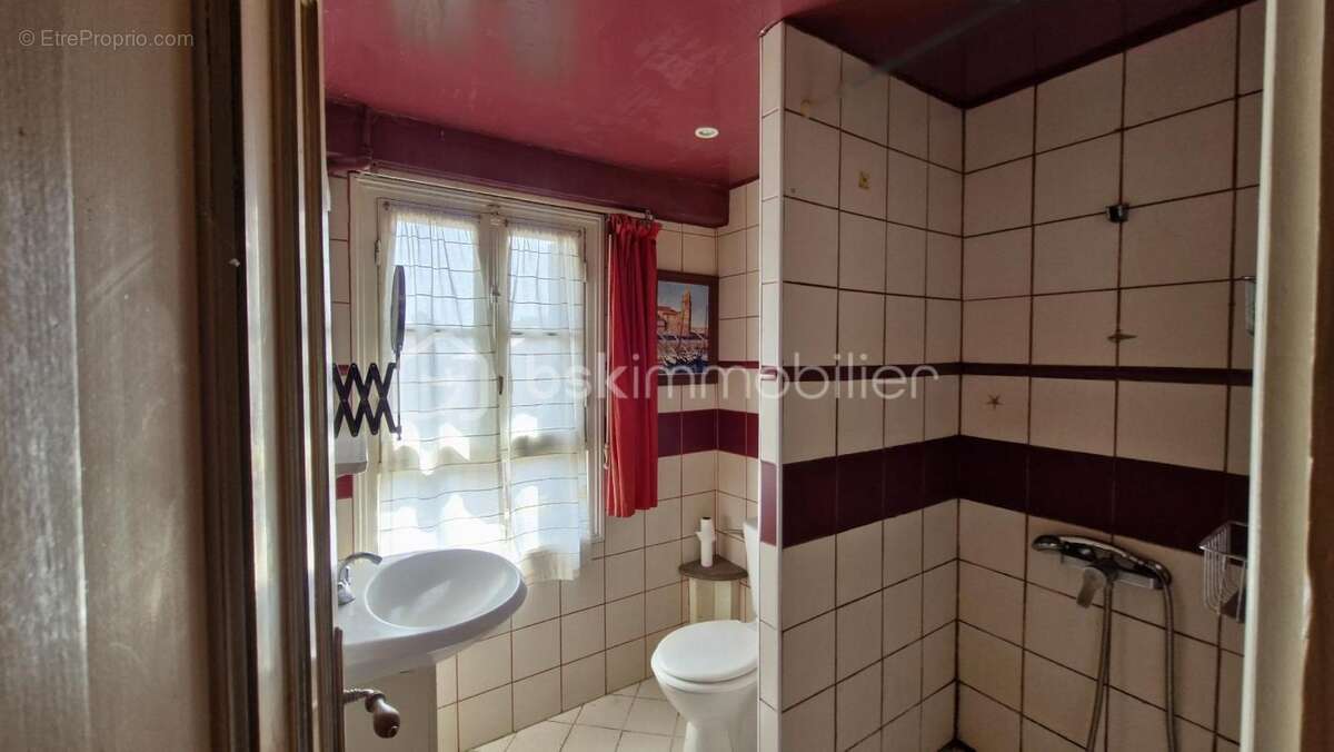 Maison de Village Authentique – 212m² de surface utile : 106 m² habitables + 106 m² à exploiter !!! - photo 15