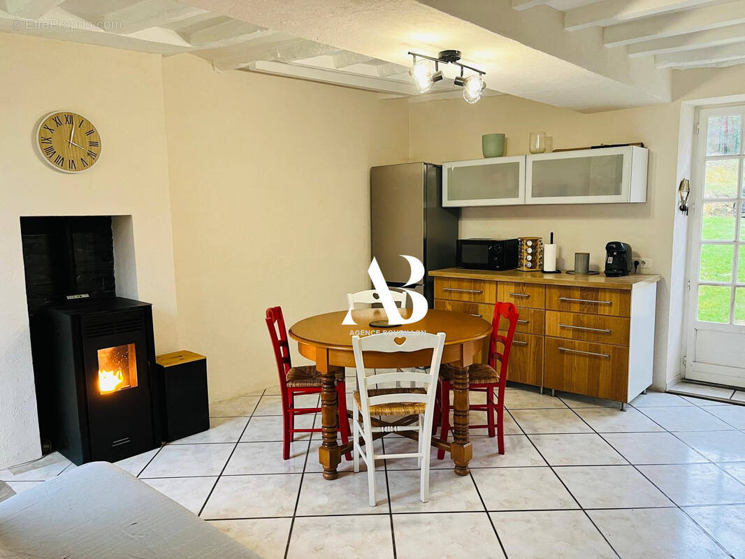 Maison en pierre avec hangar - photo 3