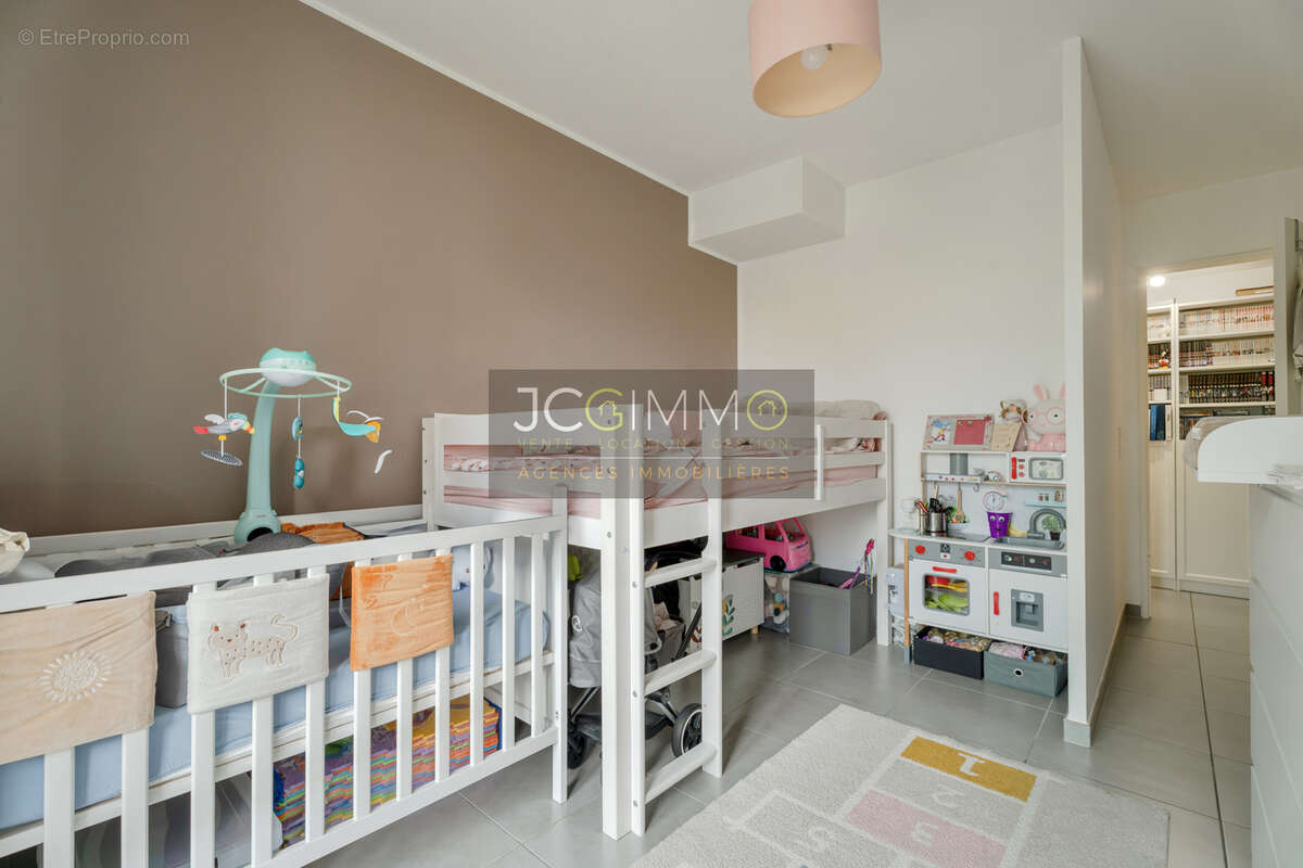 Cuers (les rayols/saint lazare/les bousquets) - appartement t3 - terrasse+ balcon - 2 places de parking - - photo 11
