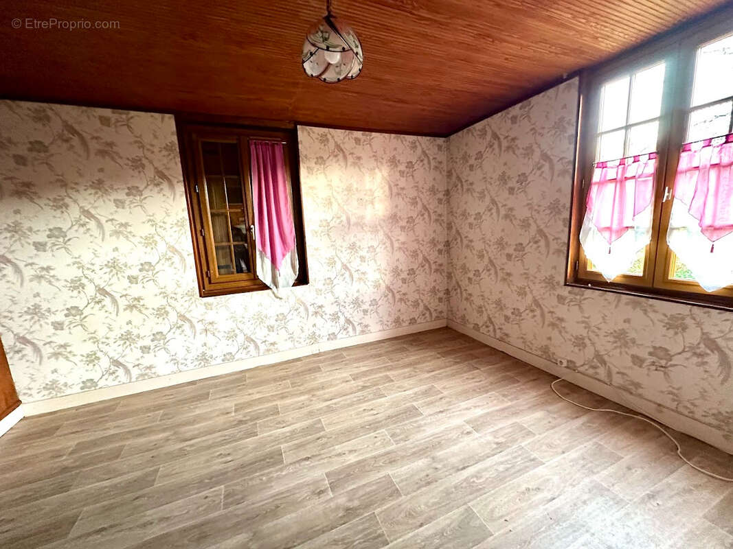 Maison à AUZOUVILLE-SUR-RY