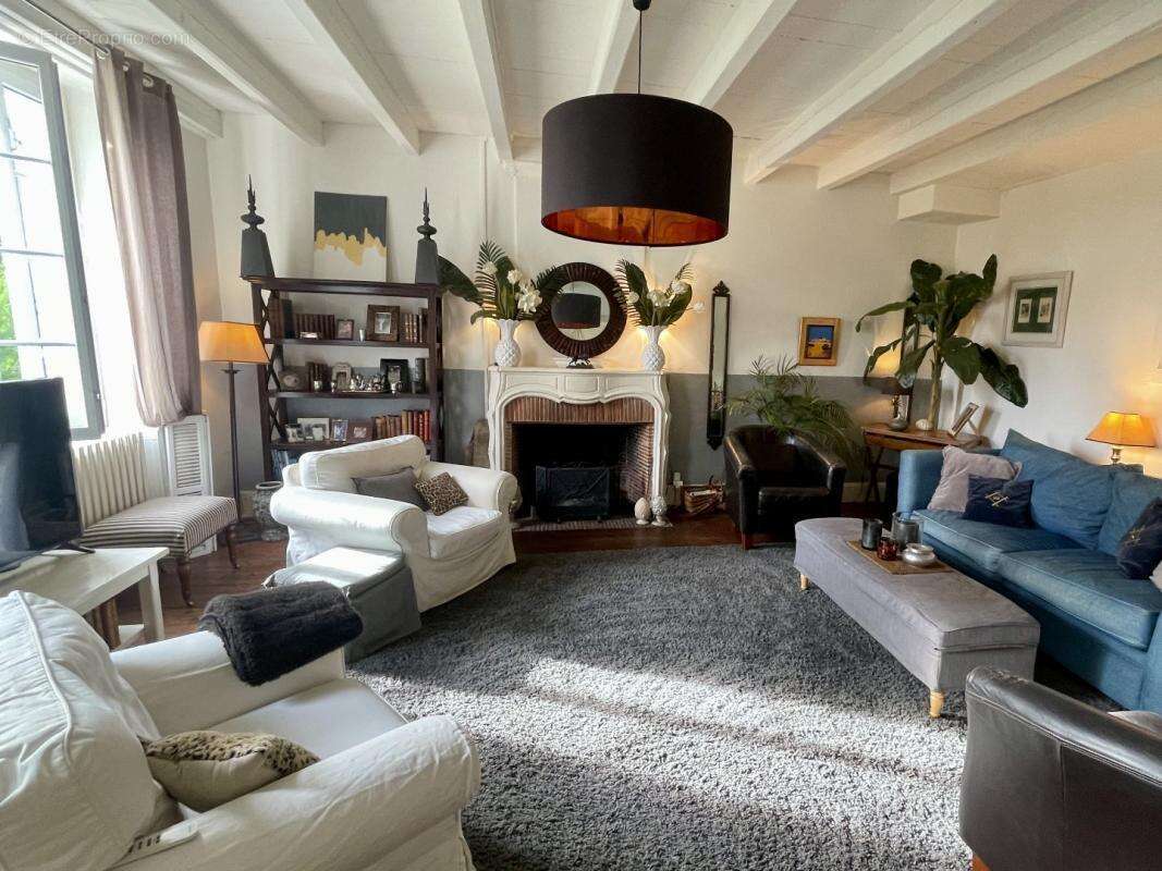 Maison à SAINT-DENIS-DU-PIN