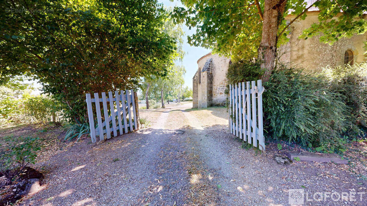 Maison à AUTRY-ISSARDS