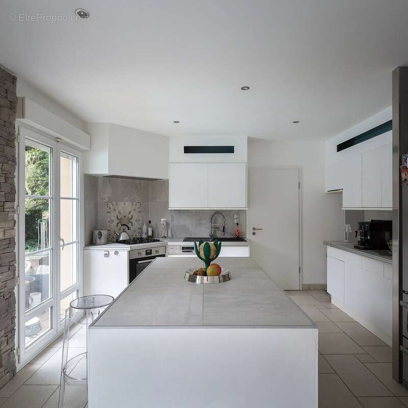 Maison à JOUY-AUX-ARCHES