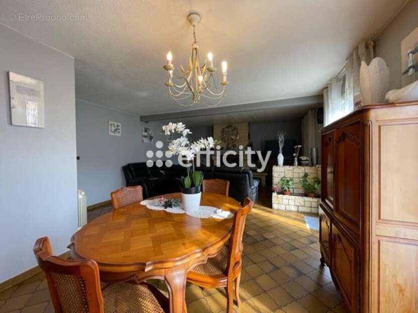 Maison à BLANQUEFORT