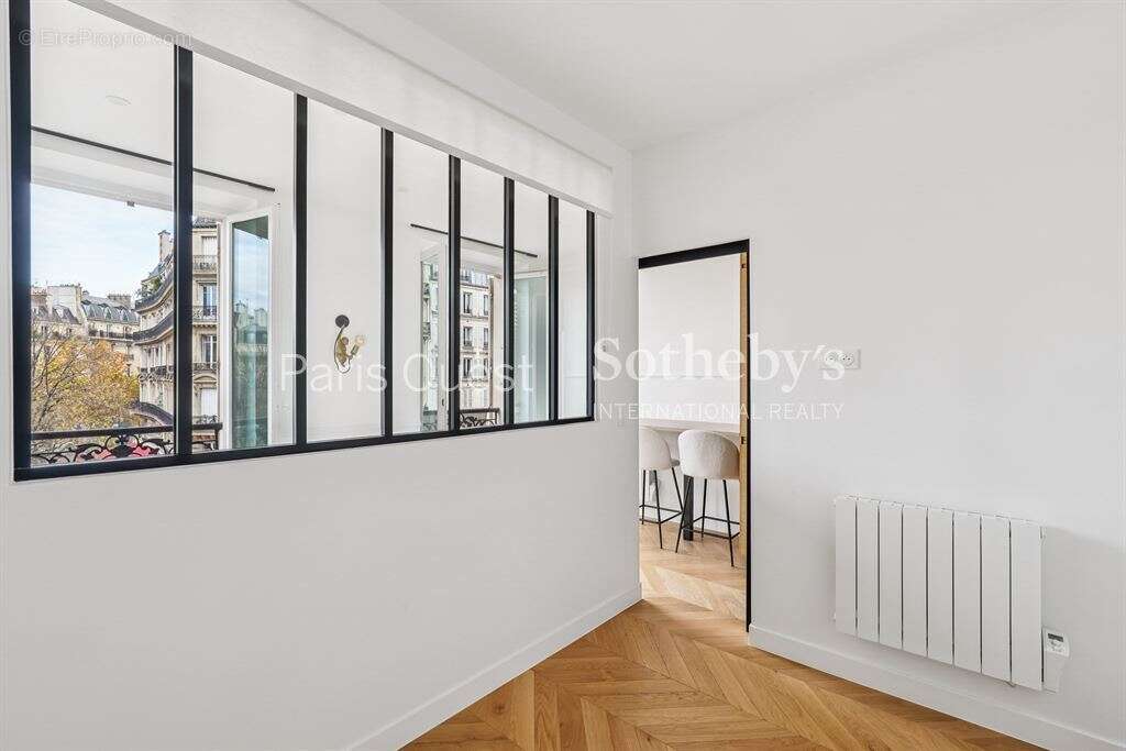 Appartement à PARIS-8E