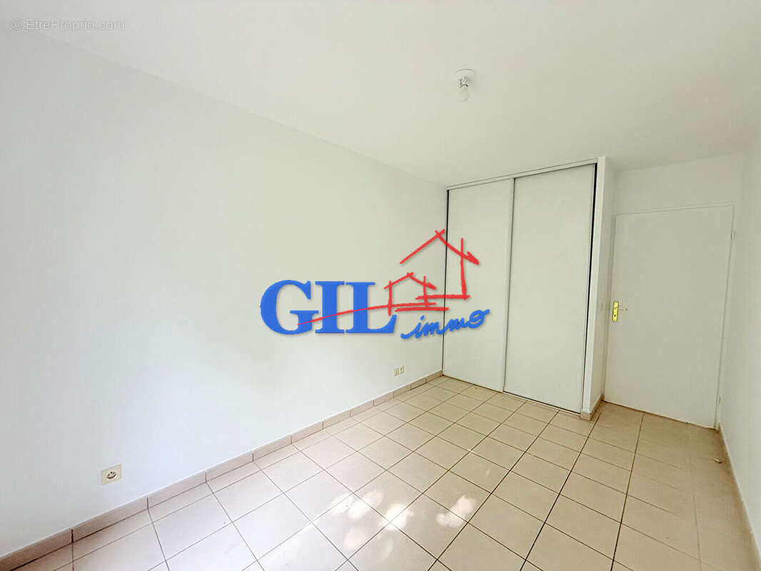 Appartement à SAVIGNY-LE-TEMPLE