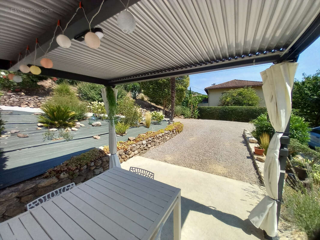 Maison de Standing en parfait état avec piscine. - photo 17