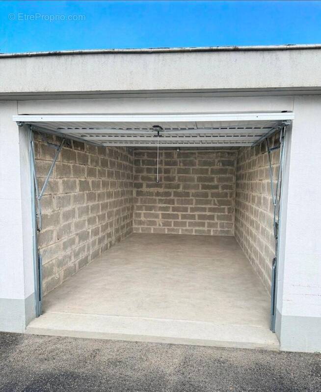 Photo 1 - Parking à BORDEAUX