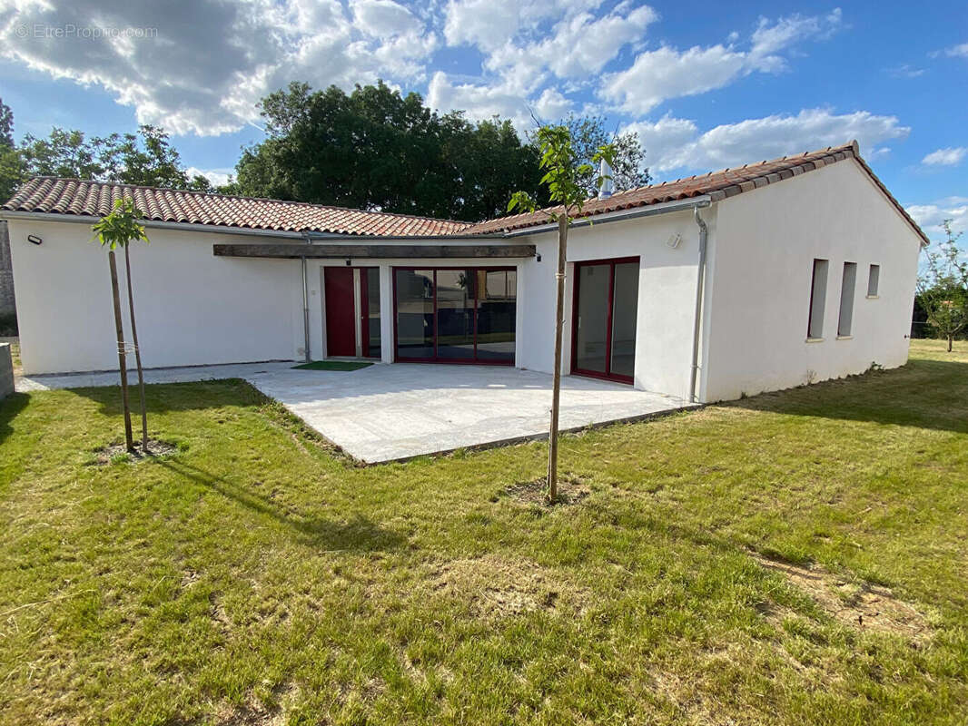 Maison de plain pied-  chauray - 205m2 - photo 4