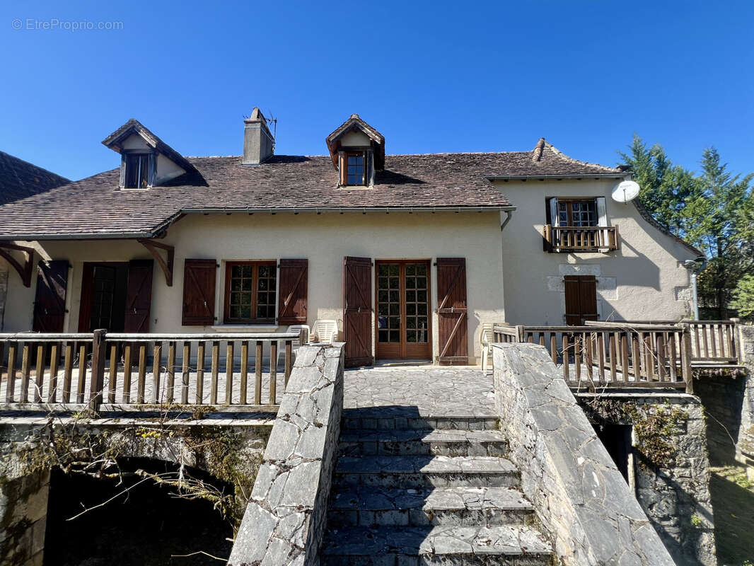 Maison à SAULIAC-SUR-CELE