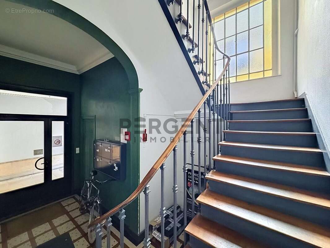 Appartement 135 m² à Reims  - photo 4