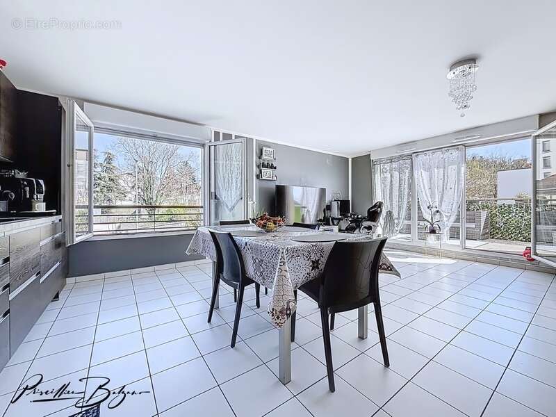 Appartement à SAINT-FONS