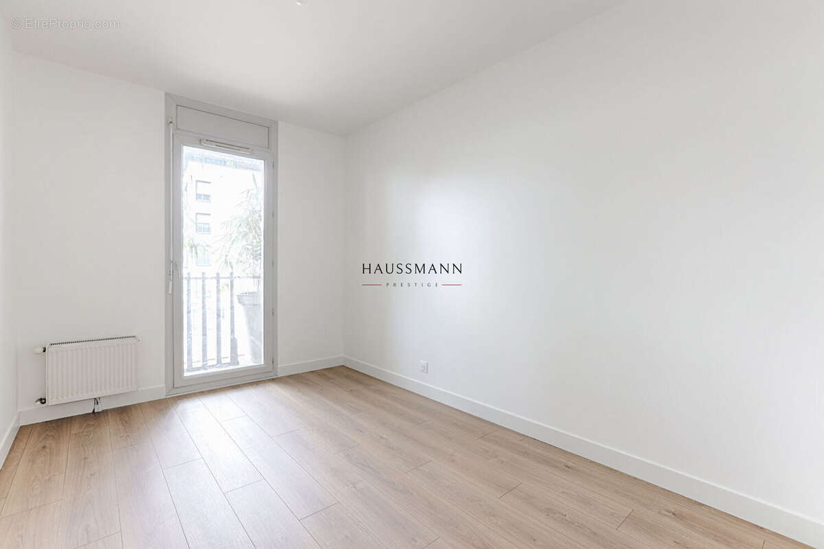 Appartement à PARIS-17E