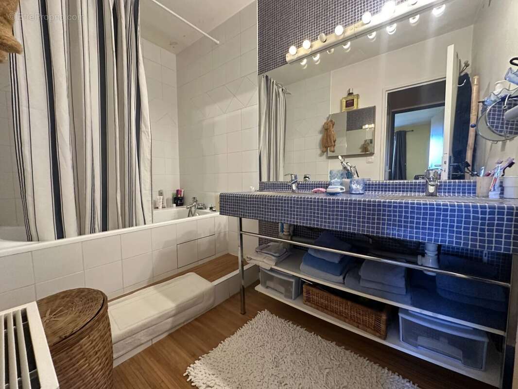 Maison à LE MESNIL-SAINT-DENIS