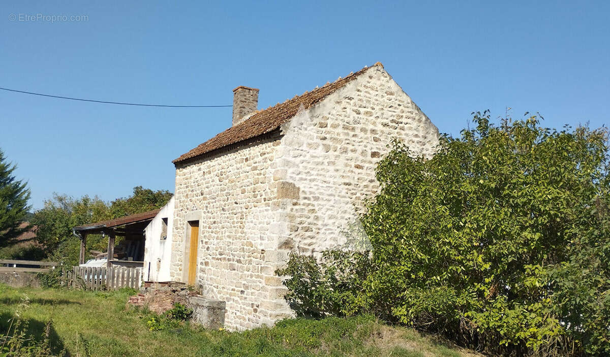Maison à SAINT-ROMAIN-SOUS-GOURDON