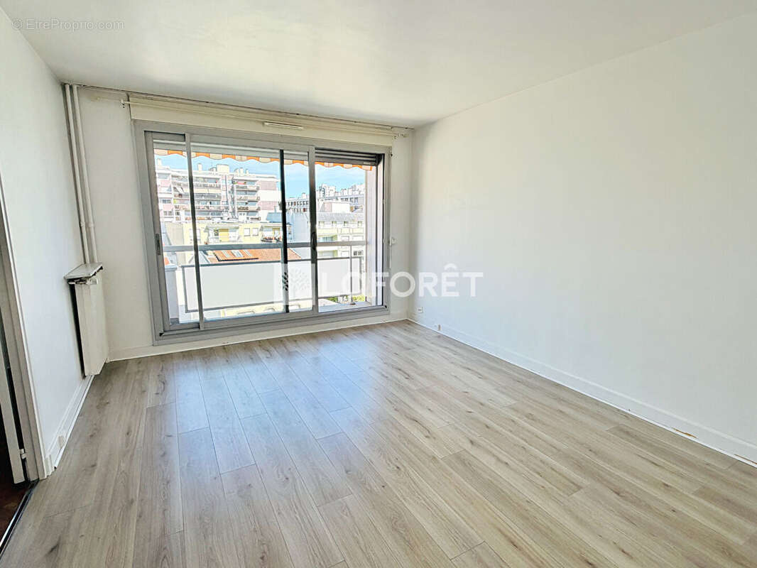 Appartement Paris 1 pièce(s) 31.12 m2 - photo 3