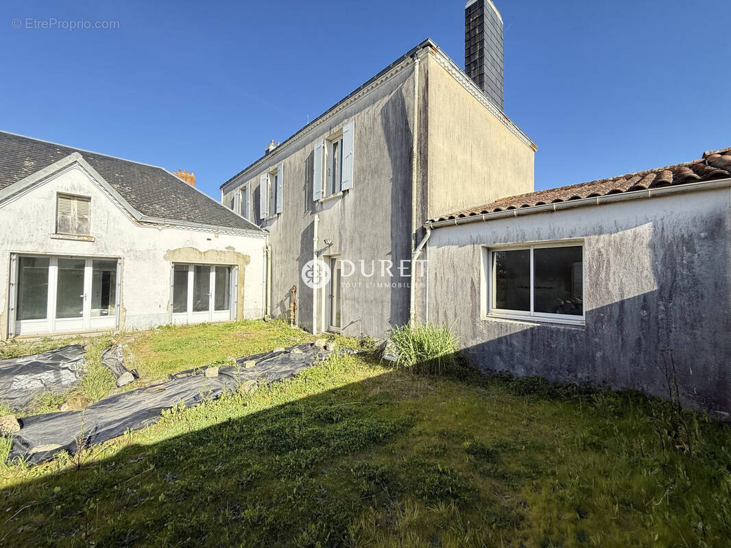 Maison à NIEUL-LE-DOLENT