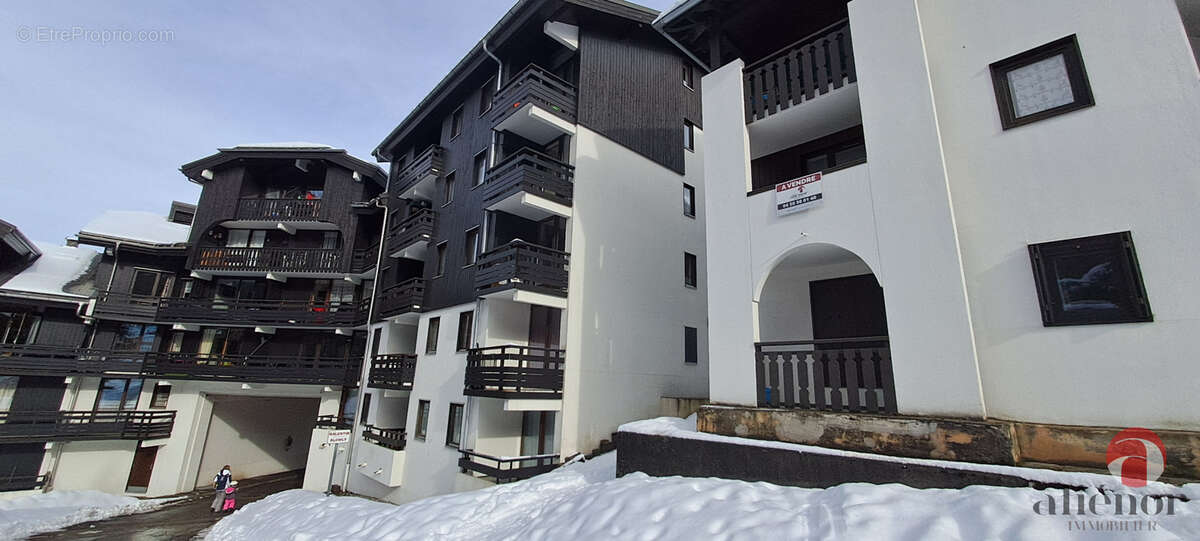 Appartement à MORILLON