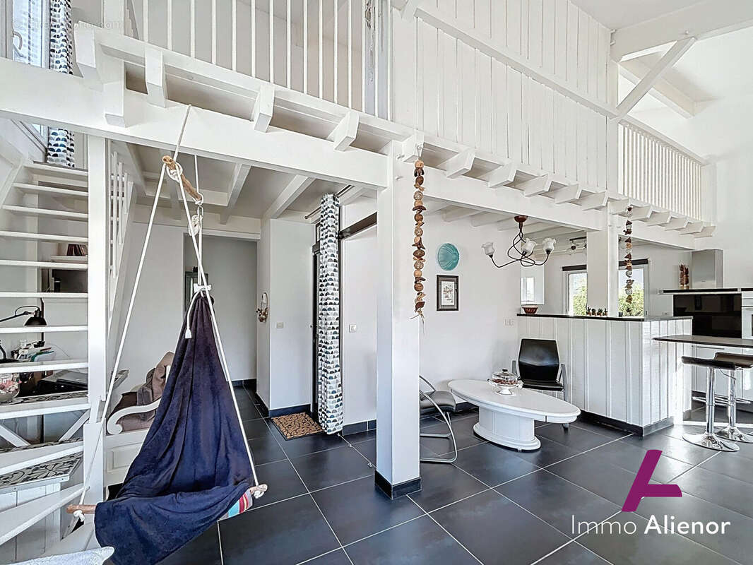 Maison à BELIN-BELIET