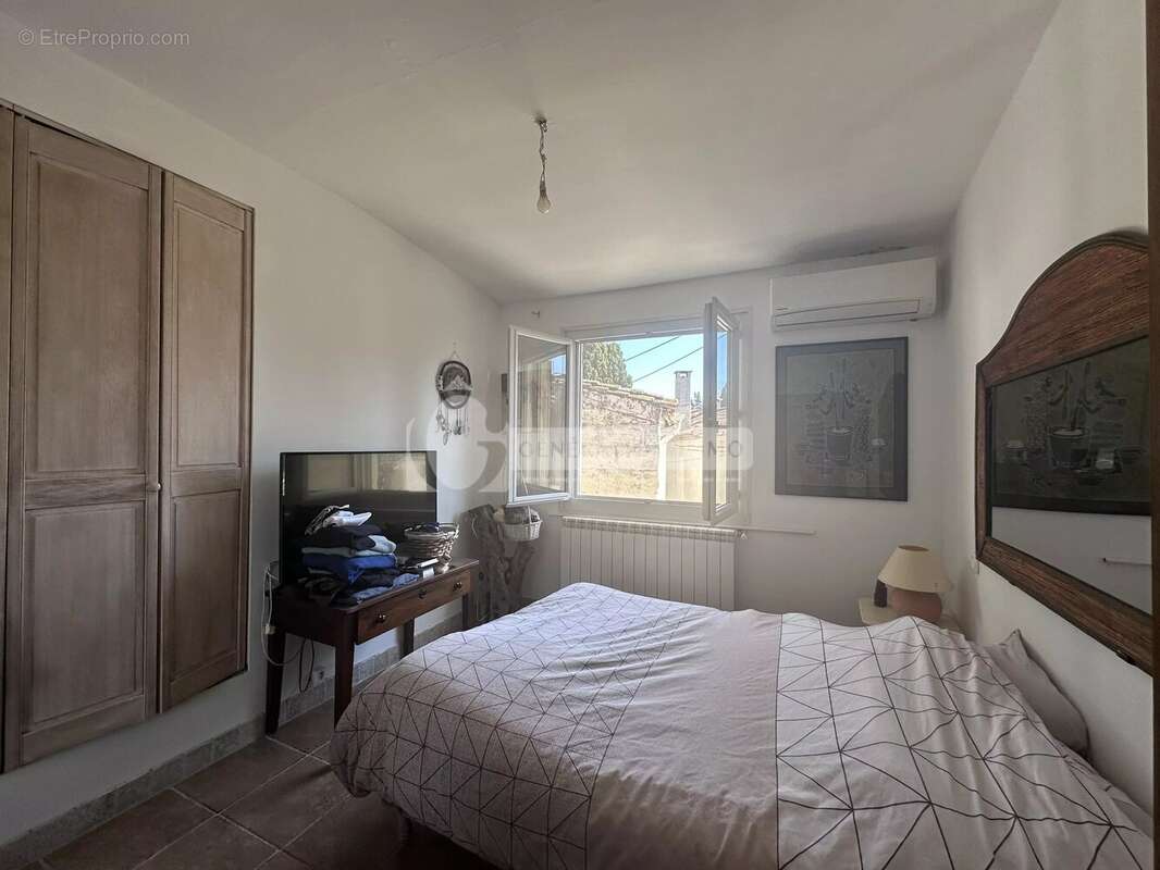 Maison à FONTVIEILLE