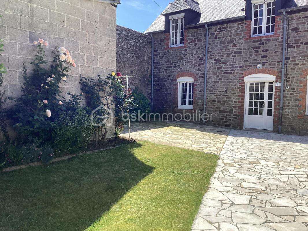 Maison à LANVALLAY