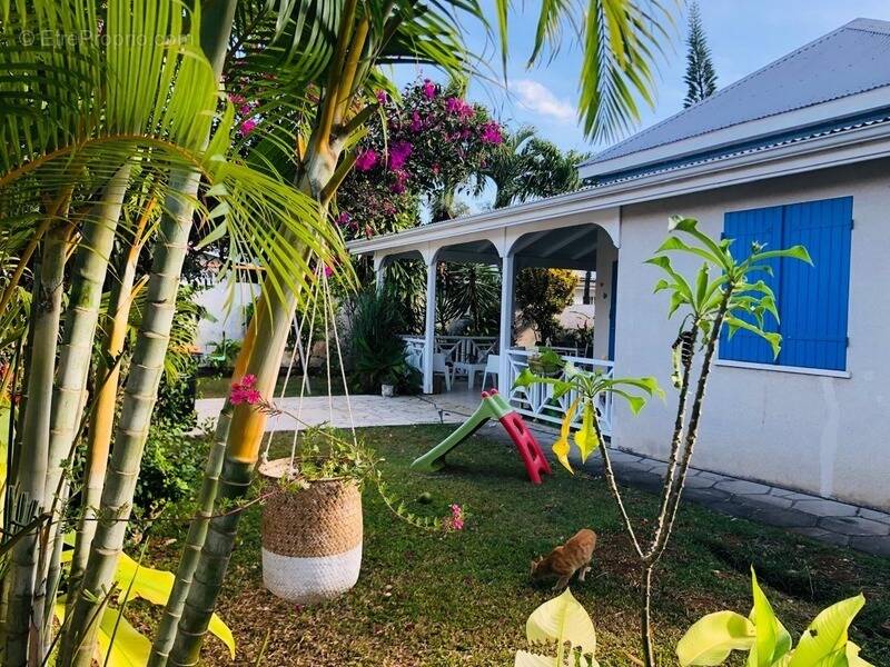 Maison à BAIE-MAHAULT