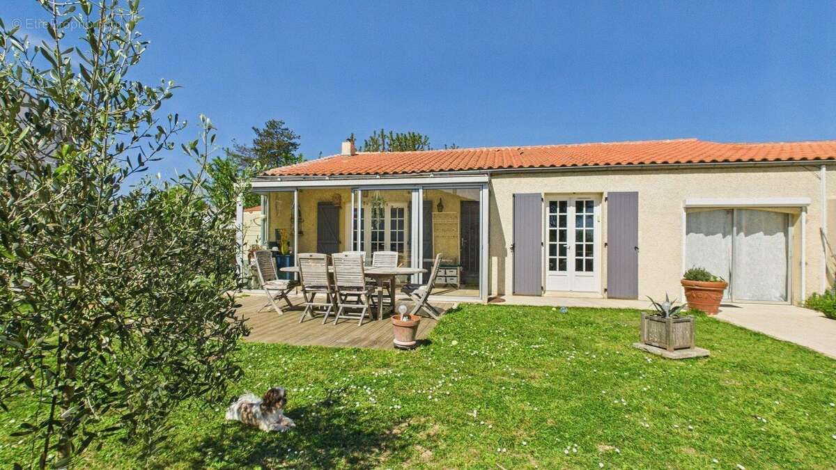 Maison 112 m² à La Jarrie  - photo 2