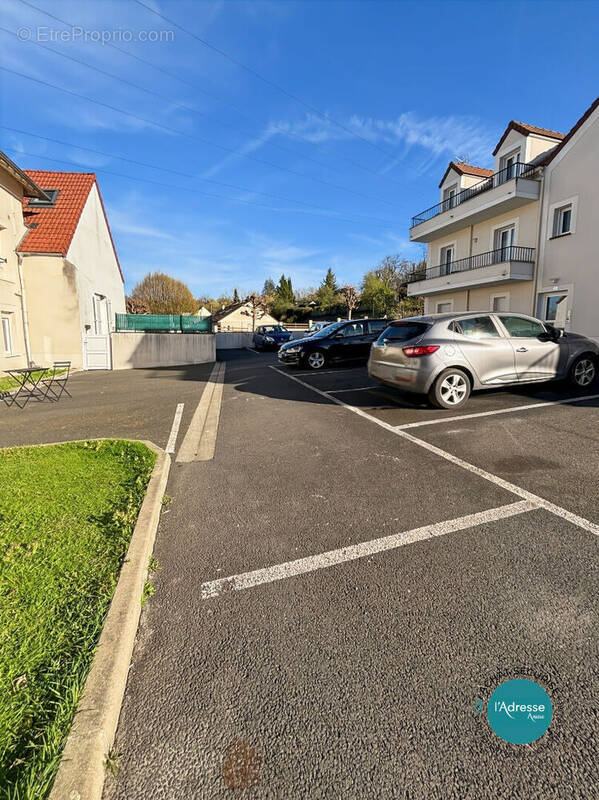 Parking à ORMOY