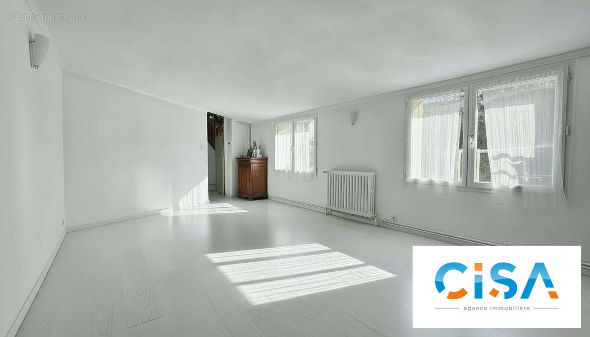 Maison à PONT-SAINTE-MAXENCE