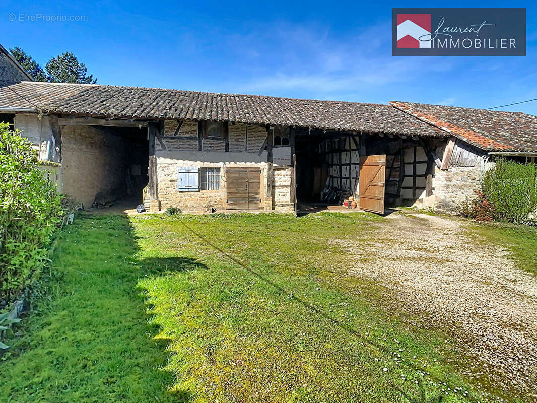 Maison 3 chambres et bureau, nombreuses dépendances, Proche PONT DE VAUX - photo 6
