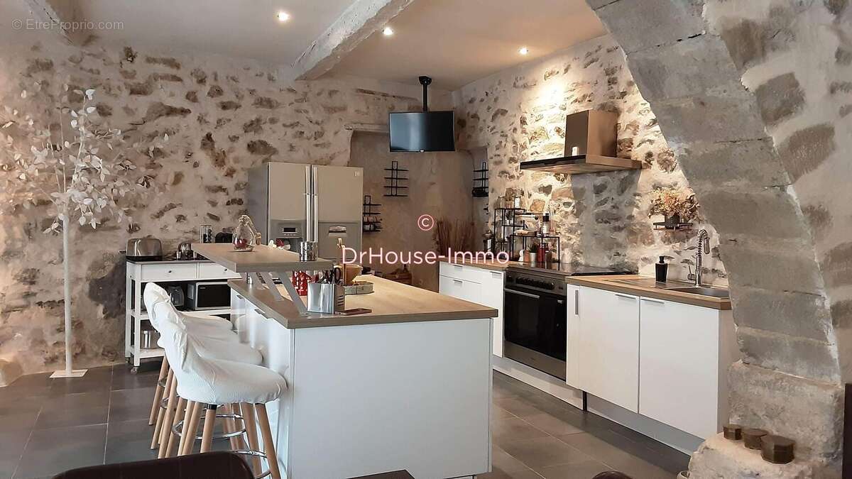 Maison à SAINTE-VALIERE