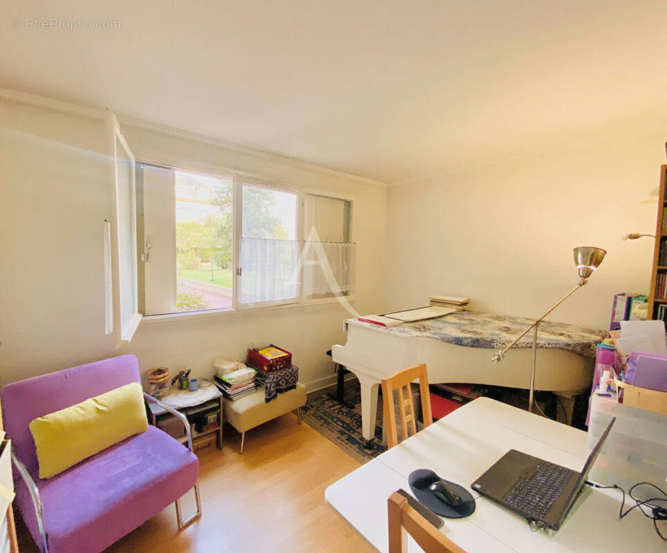 Appartement à CHARENTON-LE-PONT