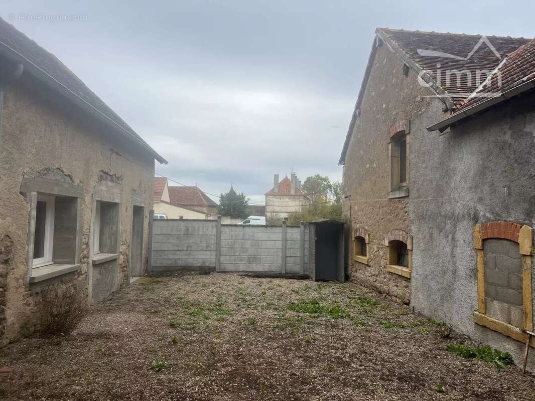 Appartement à NEUVY-GRANDCHAMP