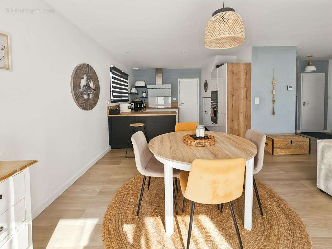 À Vendre à Blauzac - Maison 80 m² T4 avec piscine - photo 6