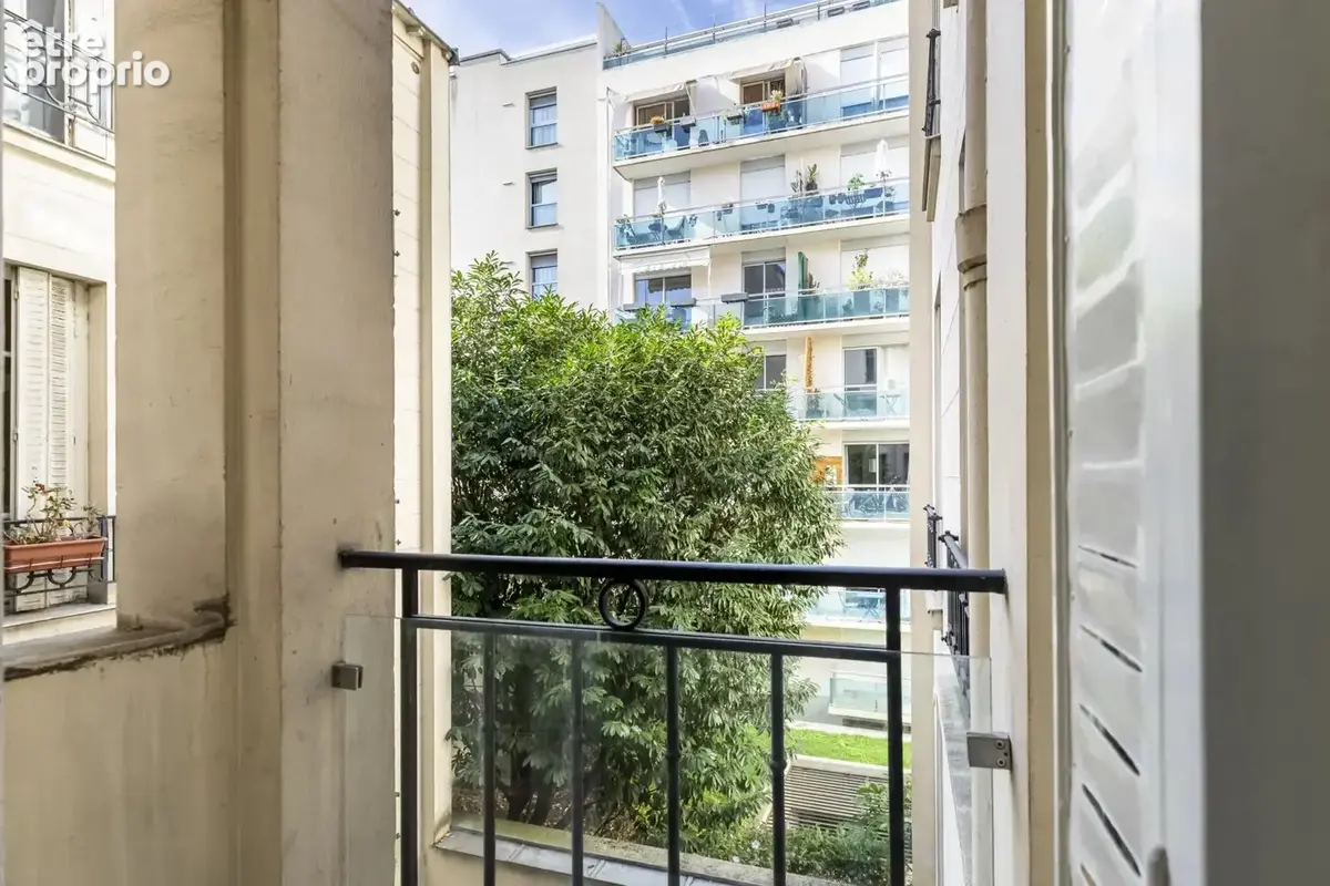 Paris 17 eme - parc monceau / rue de courcelles beau studio avec balcon - photo 2