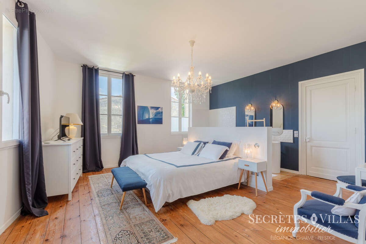 Maison à SAINT-EMILION