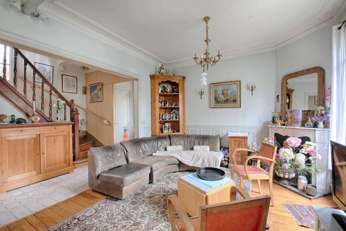 Maison à SAINT-MAUR-DES-FOSSES