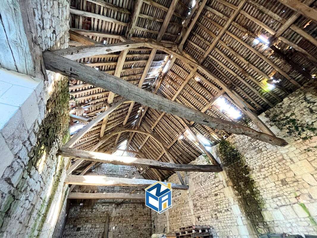 Maison à MARCE-SUR-ESVES