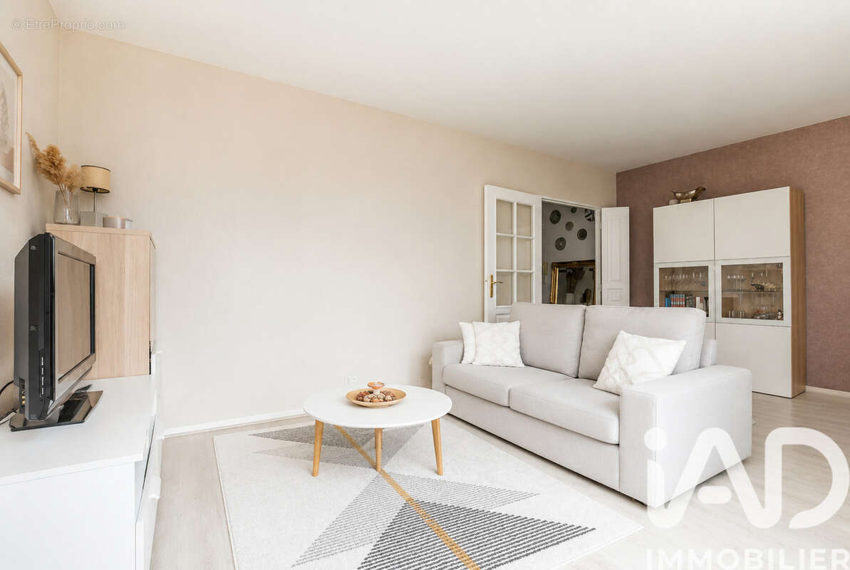 Photo 2 - Appartement à COMBS-LA-VILLE