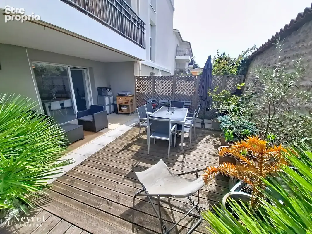Coup de cœur assuré sur ce T3 en Rez-de-jardin de 57m2 avec en sous-sol sécurisé :garage et place stationnemen - photo 2