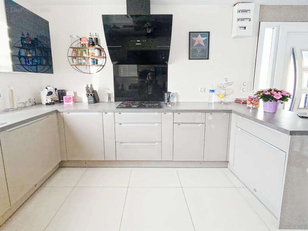 Maison à VILLETHIERRY