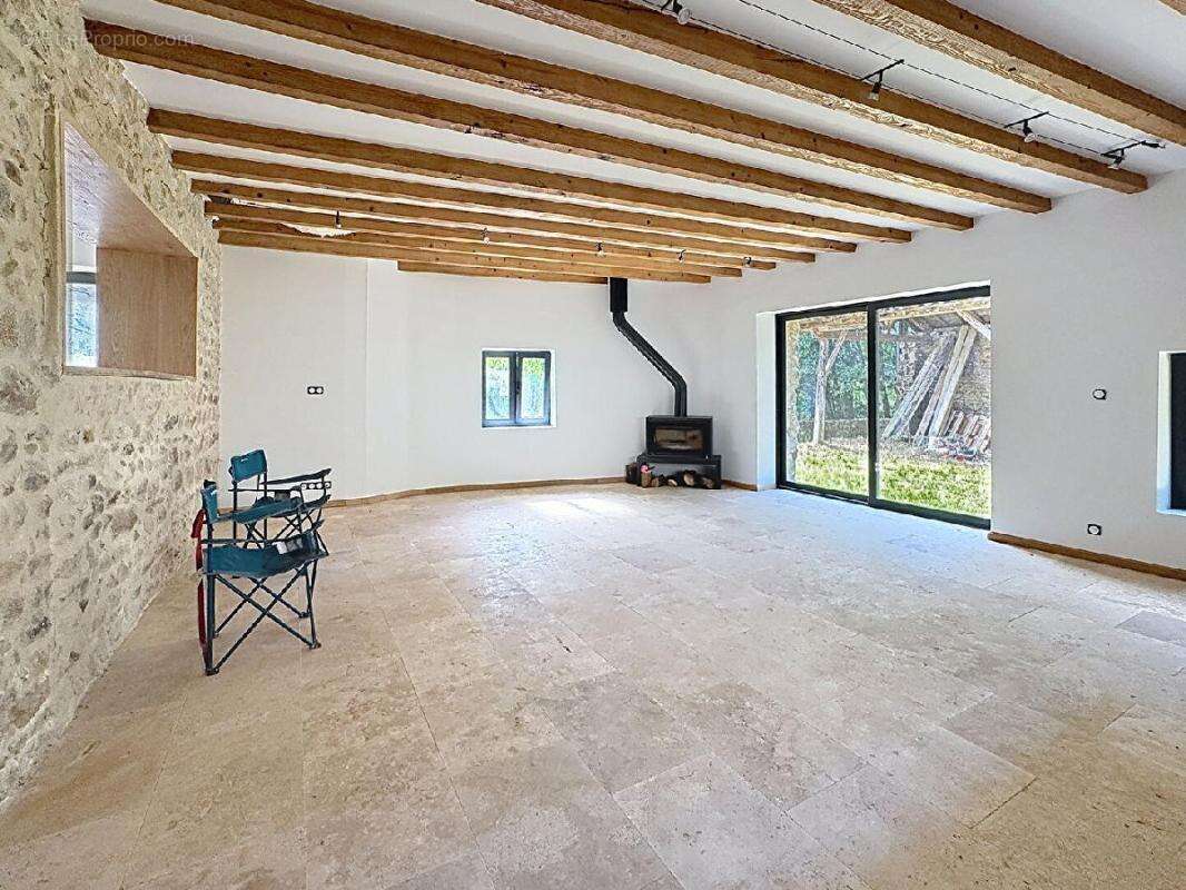 Maison 147 m² à Monsols  - photo 4