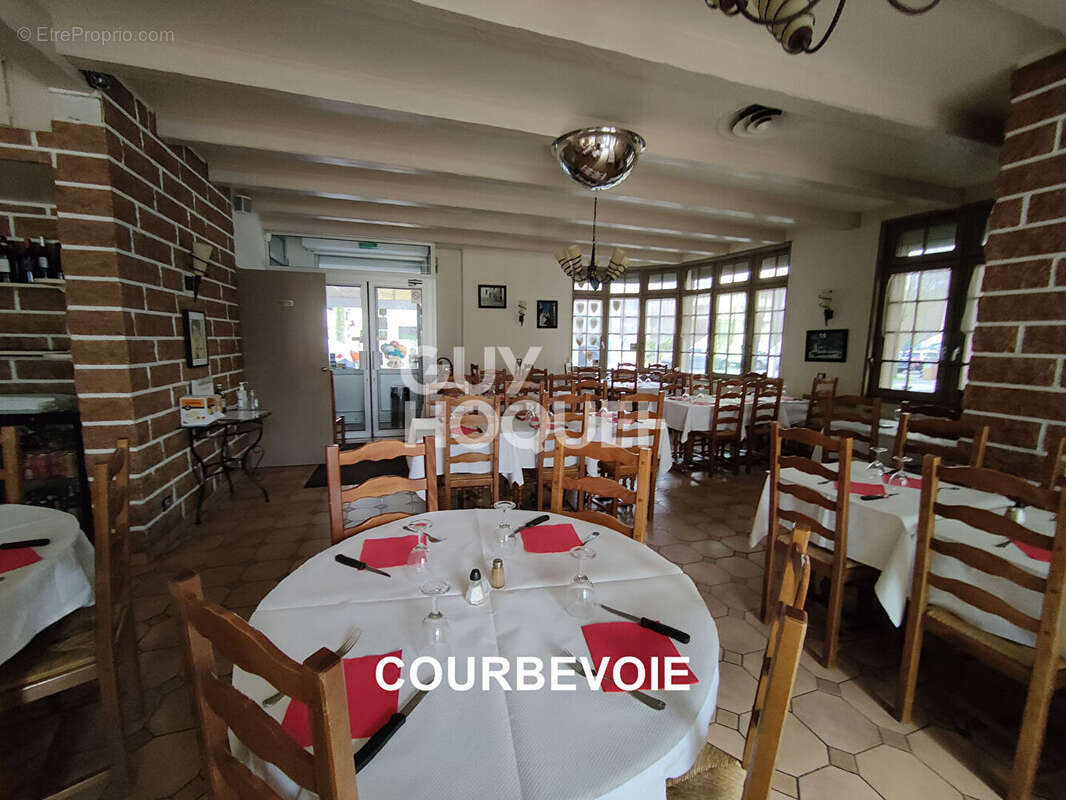 Commerce à COURBEVOIE