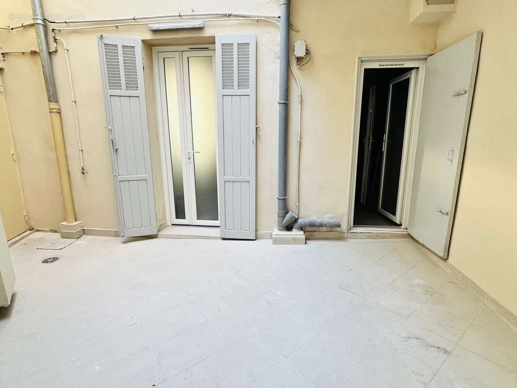 Appartement à MARSEILLE-1E