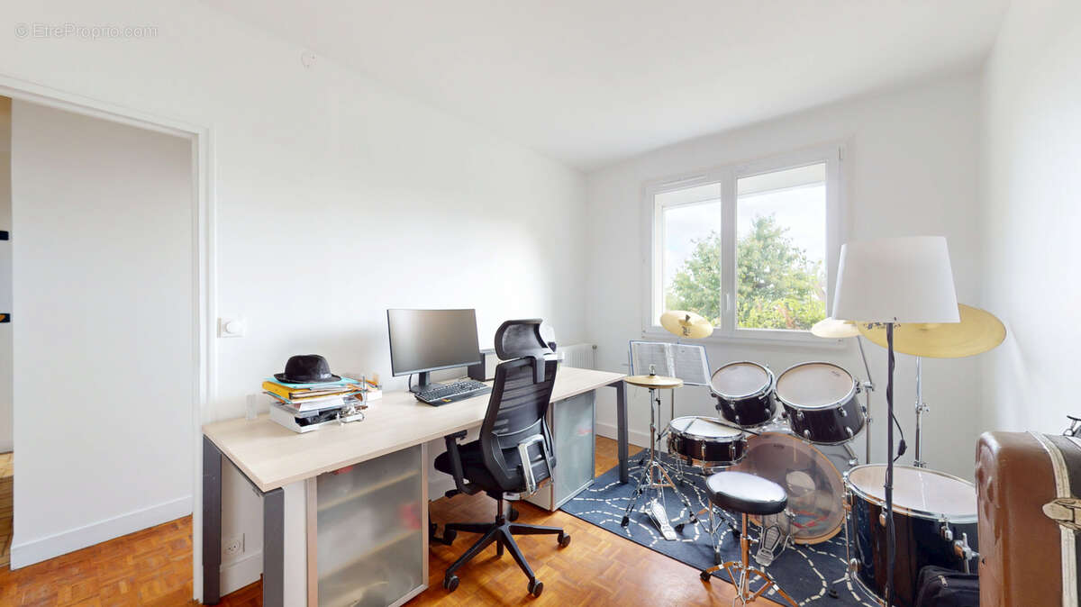 Maison à NEAUPHLE-LE-CHATEAU