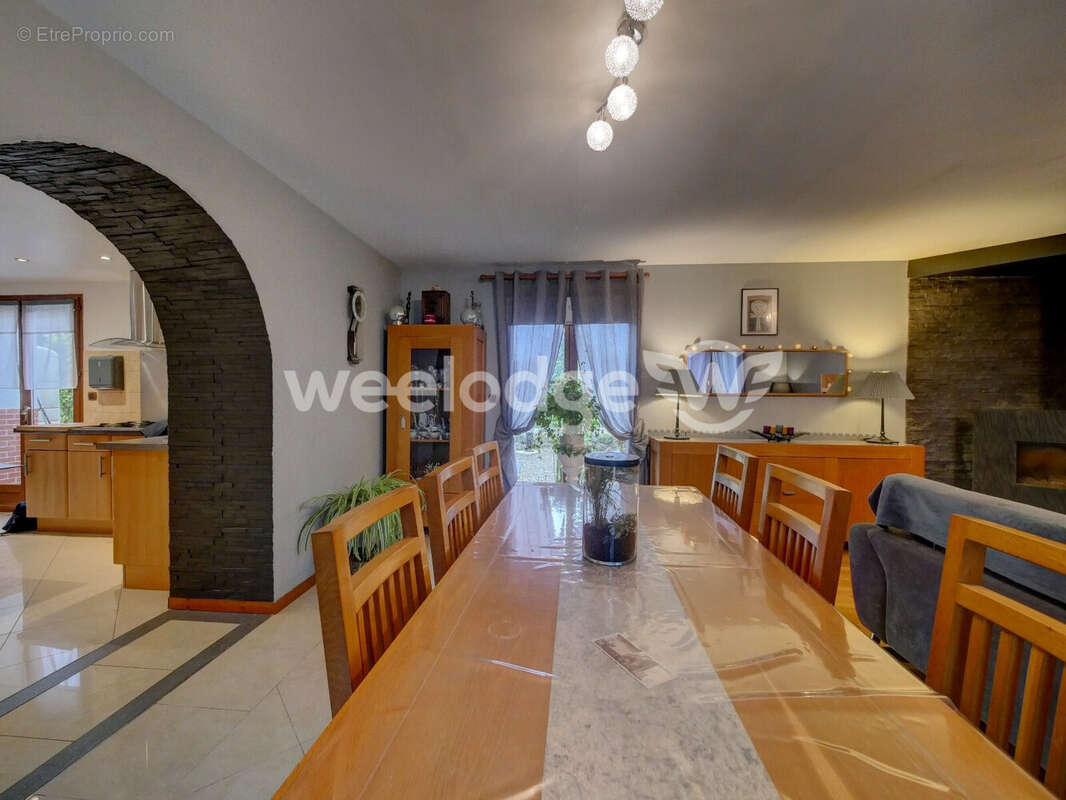 Maison à VER-SUR-LAUNETTE